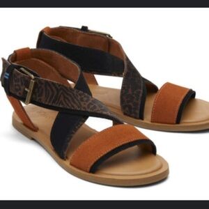 TOMS Sidney Animal Print buckle leather sandals size 7